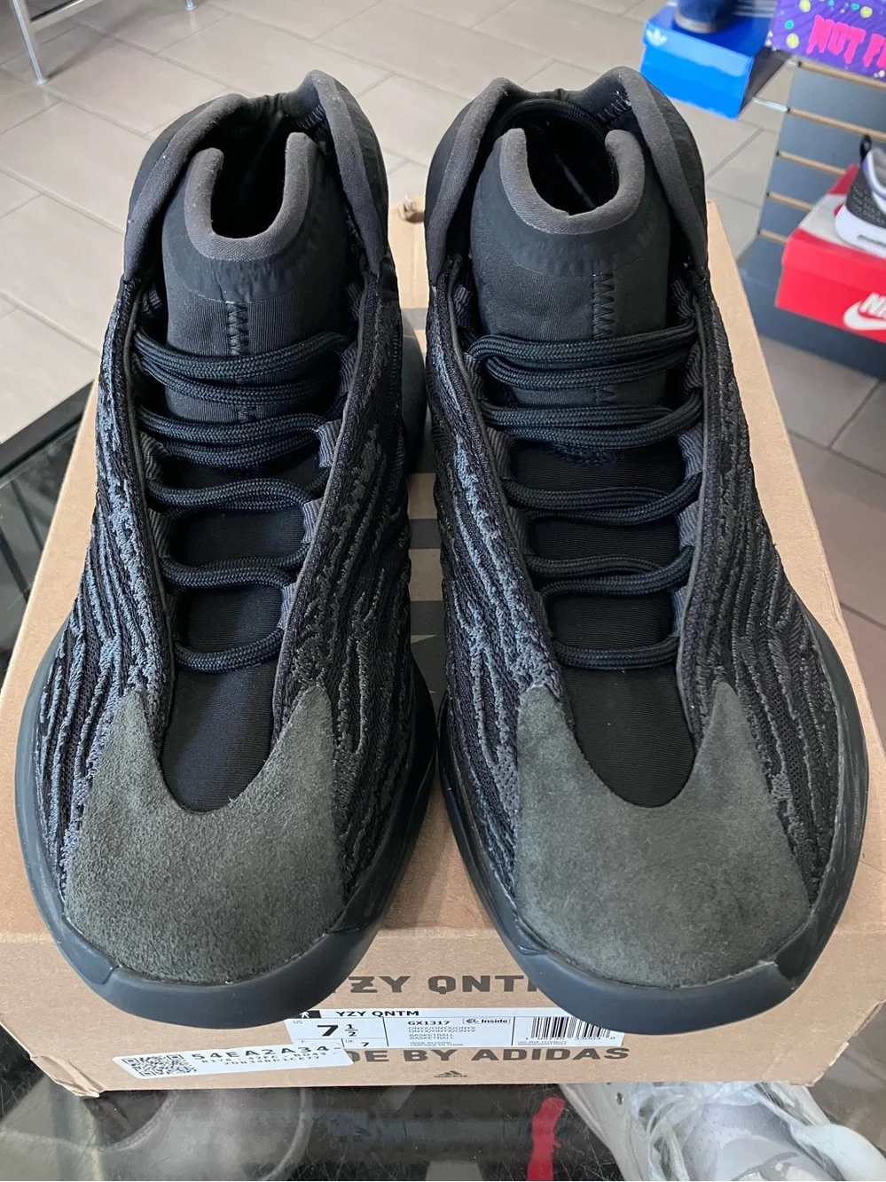 Adidas Yeezy QNTM Onyx Size 7.5